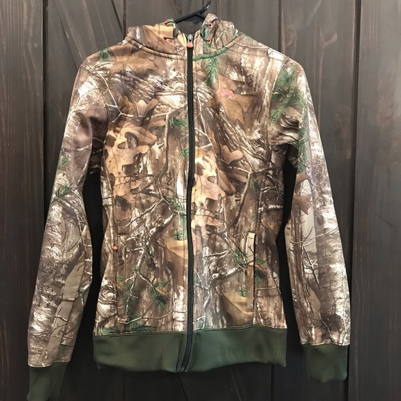 Under Armour Tops - Under Armour camouflaged hoodie with zipper size S